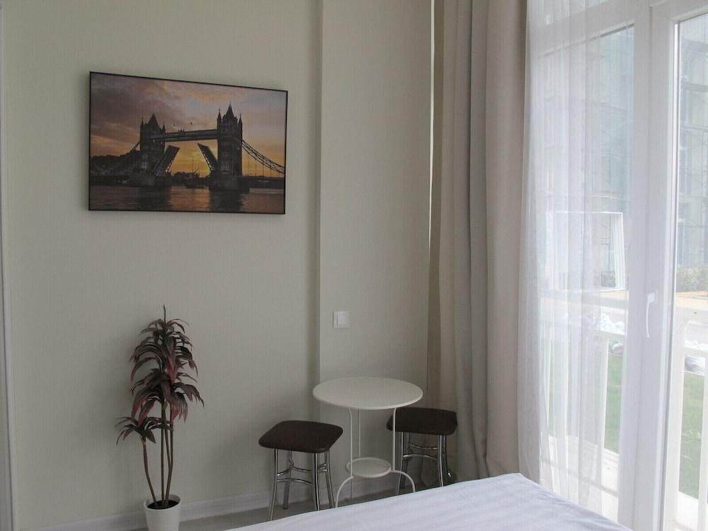 Apartment on Bulvar Nadezhd 6-2-106