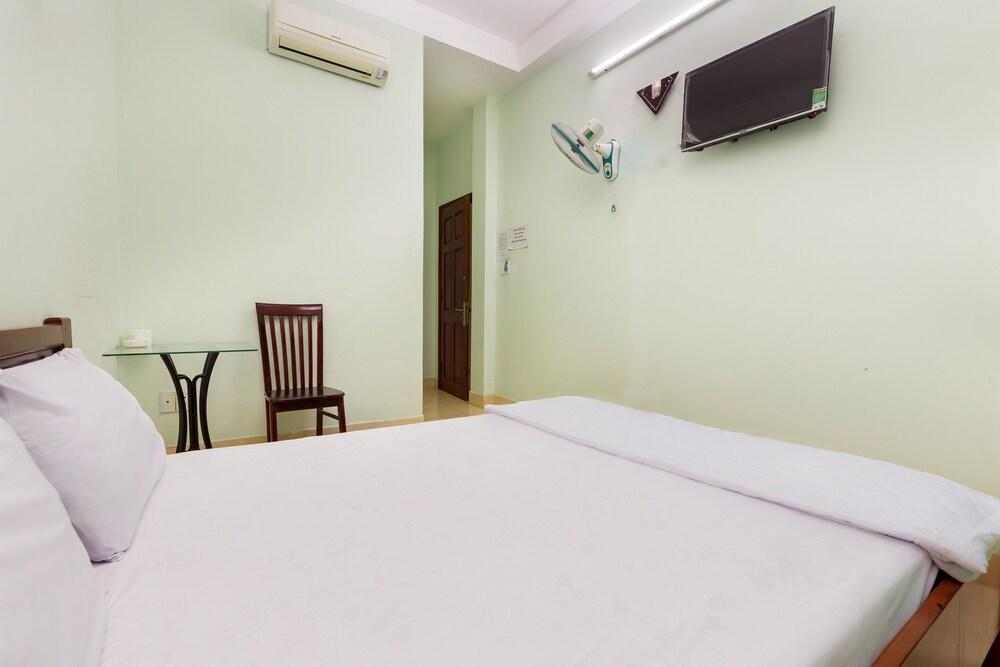 OYO 752 Mat Troi Vang