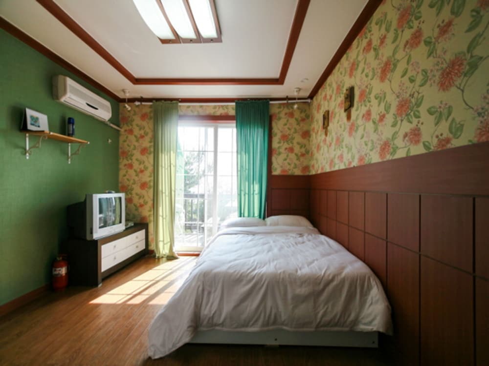 Badasol Fragrance Pension