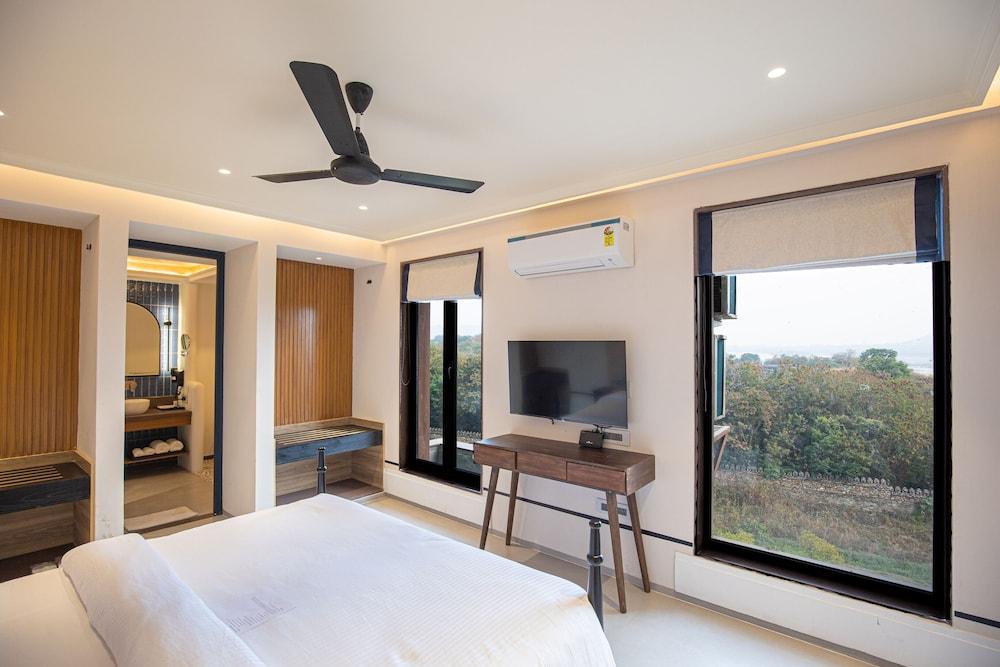 The Sierra - A Luxury Stay