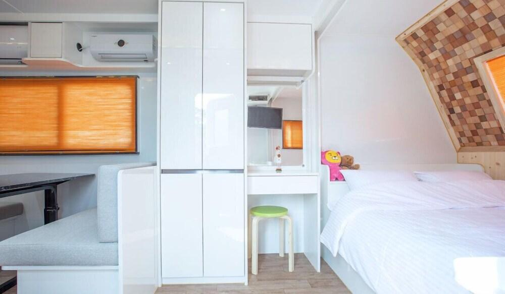 Yangpyeong Flower Caravan Pension