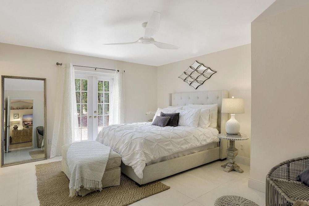 Quiet Inland Home With Pool, two Queen Beds and Grill