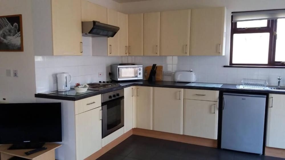 Prancing Hare Lodge Hot Tub