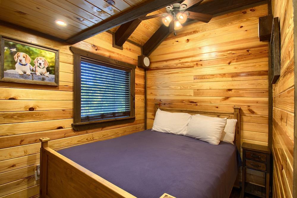 Parker Creek Bend Cabins