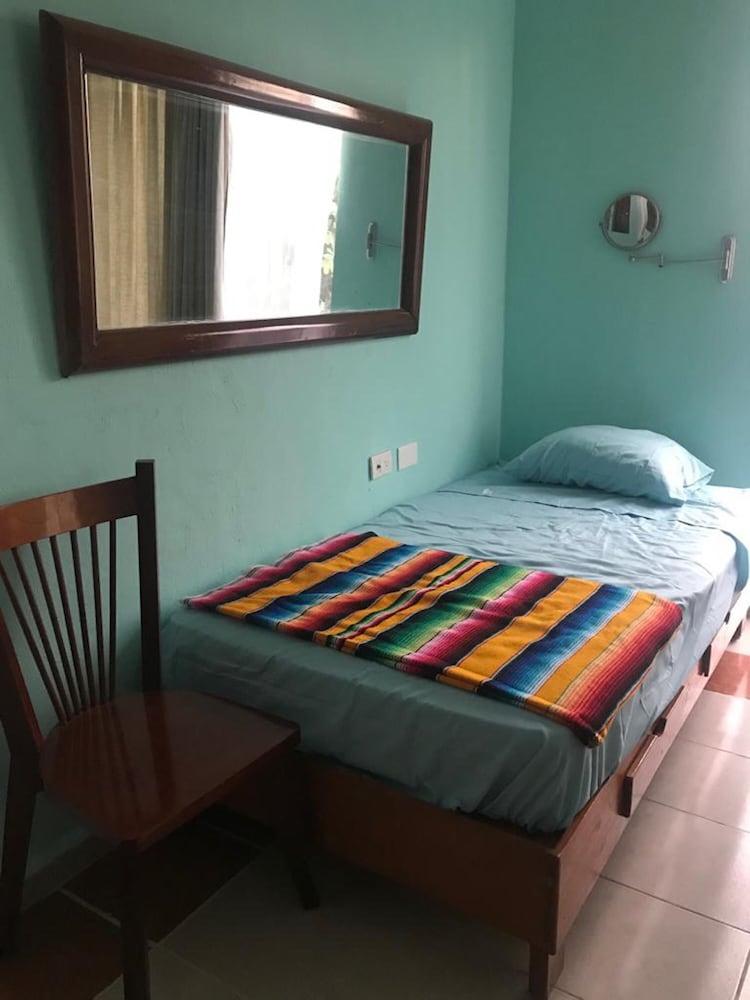 Kaya Hostal Apartments