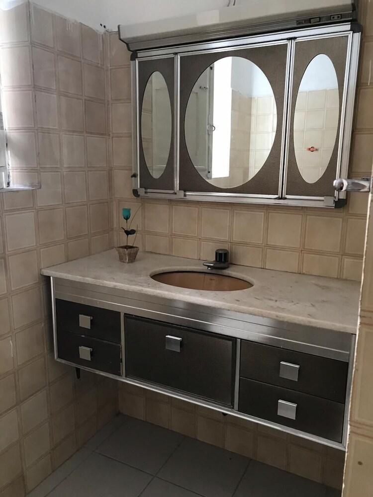 Ribeira dos Arrecifes Hostel