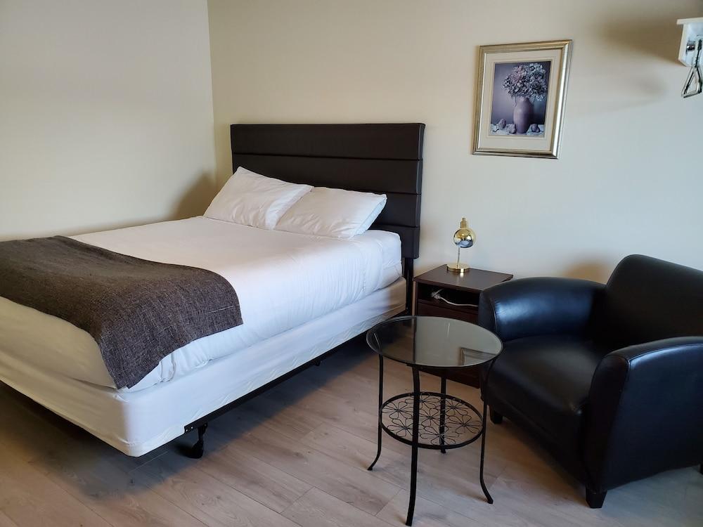 waintel studio-wainwright motel