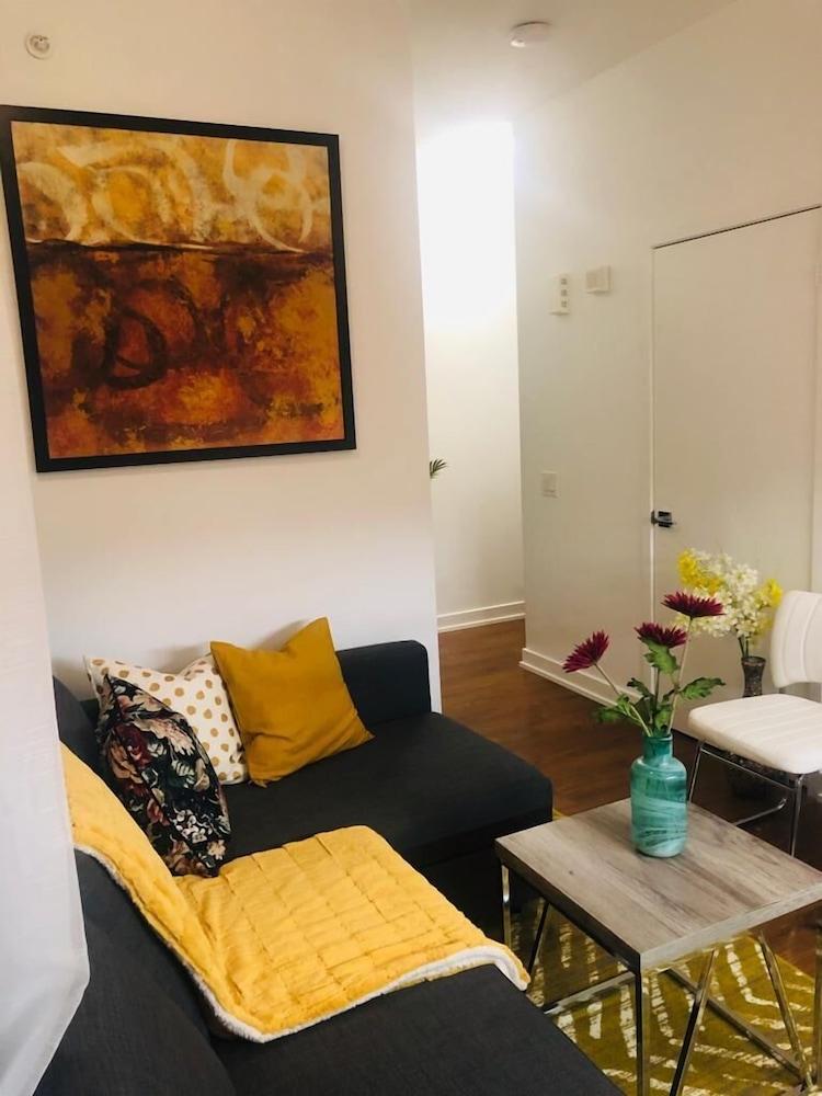 Toronto Downtown Suites City View