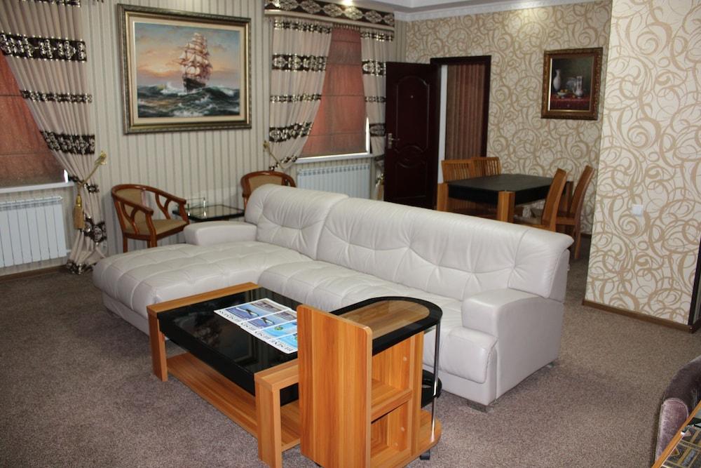 ZARAFSHAN GRAND HOTEL FIEZ