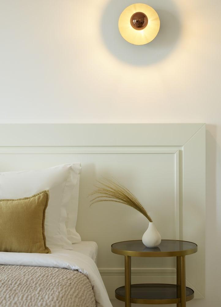 Bonzoe Suites & Villas