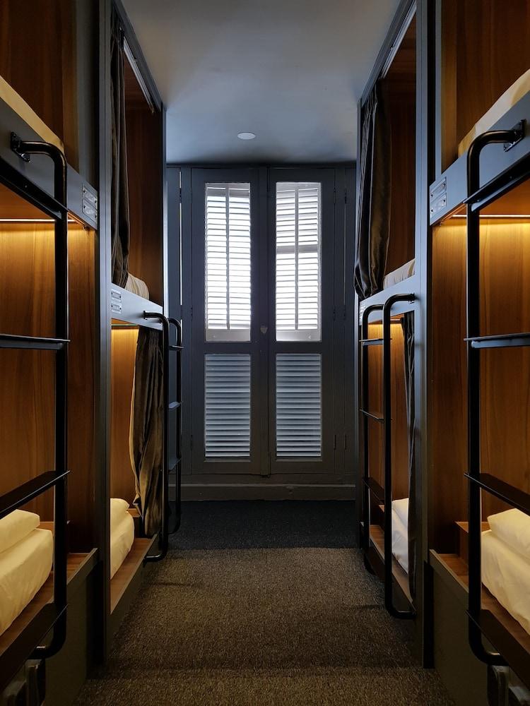 Wink @ McCallum Street - Hostel