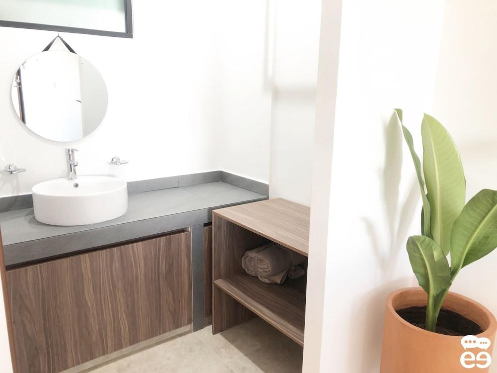 Marina Solé Loft 4 (J-4)