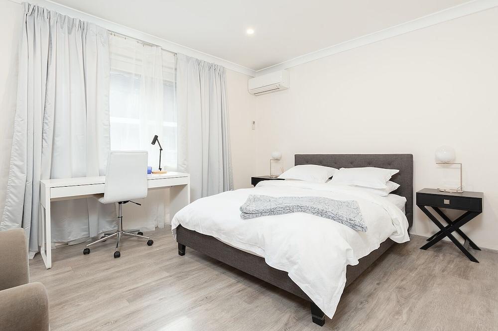 Comfy & Convenient Homebush West