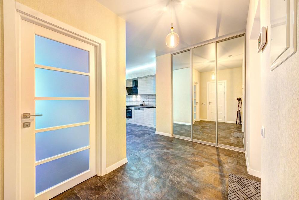 Apartment Voskresenska 18