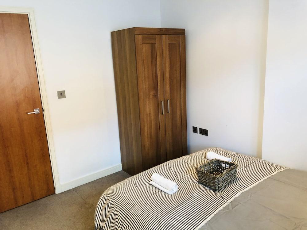 2bed 2bath apartment in kings cross