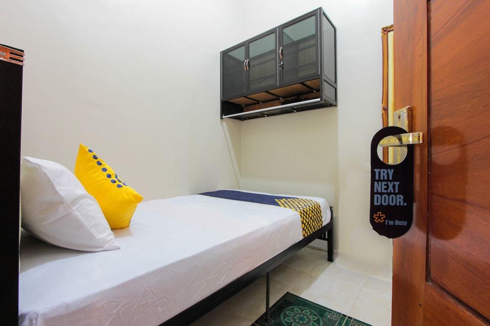 SPOT ON 2210 Hifana Residence