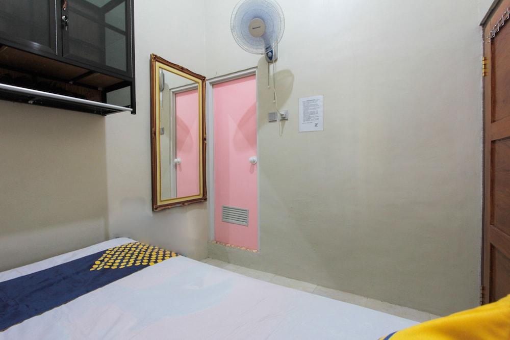 SPOT ON 2210 Hifana Residence