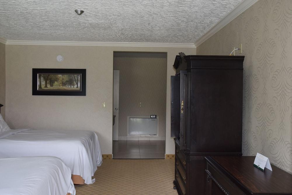 Festival Courtyard Inn