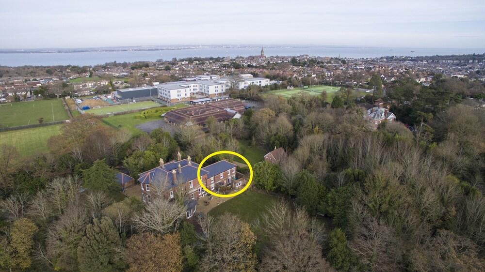 Yew Tree Apartment One Ryde