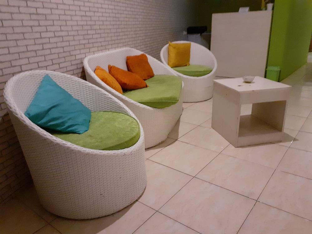 SPOT ON 2332 D'green Rest & Spa