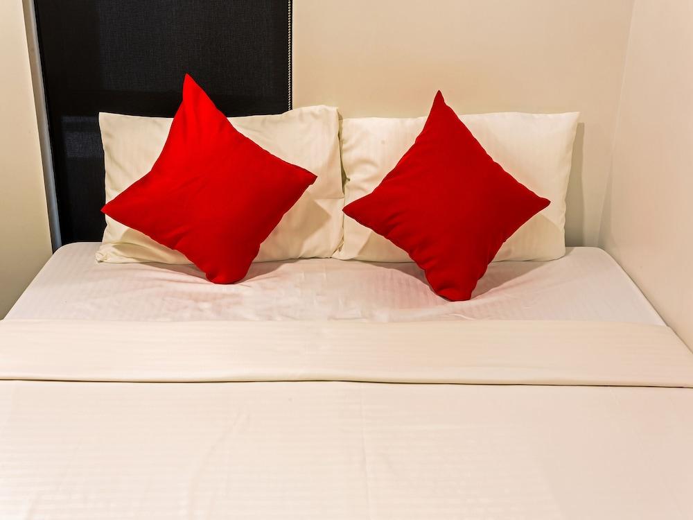 OYO 518 Mytown Amsterdam