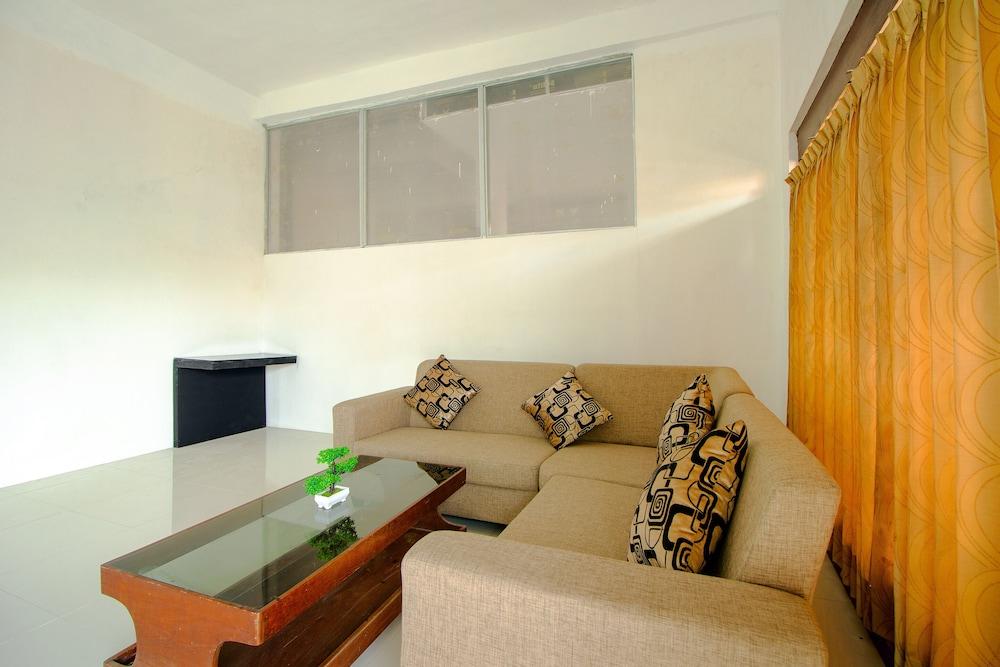 OYO 2311 C9 Exclusive