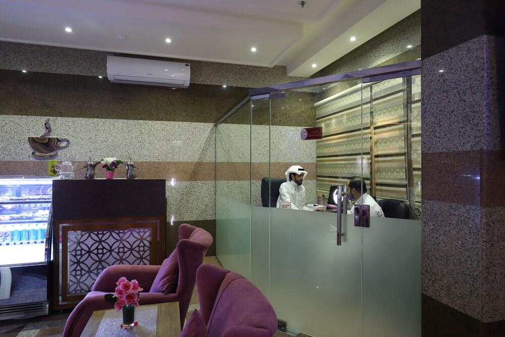 OYO 378 Madinah Diamond