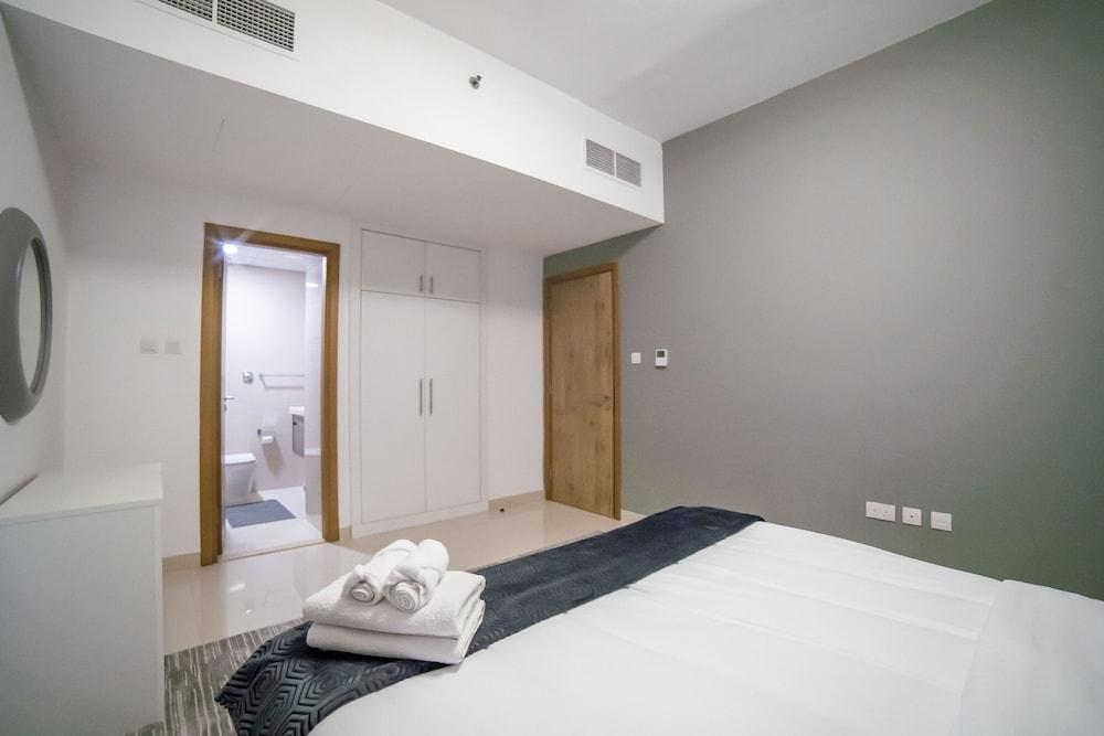 Luton Vacation Homes Continental Tower