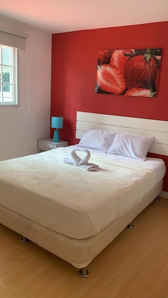 Hostal Familiar Carmencita - Hostel