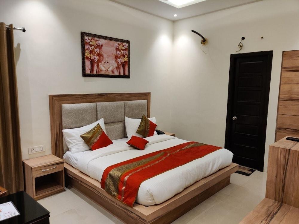 Hotel Exotic Near Golden Temple