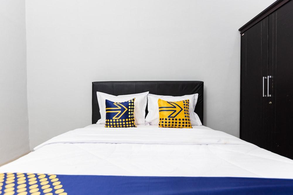 SPOT ON 2433 Pondok Akuanna