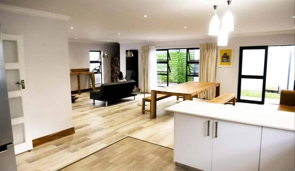 Explorer Backpackers