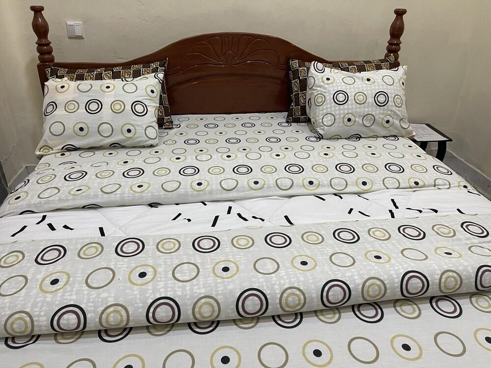 Virunga Homestay & Campsites