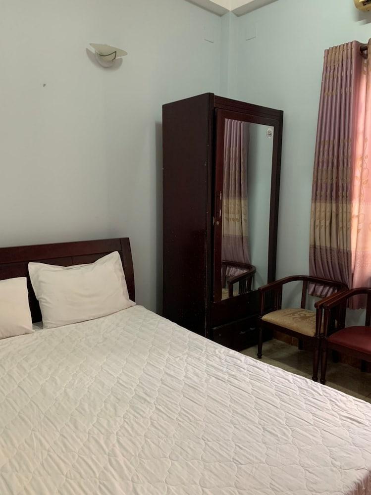 OYO 830 Pp Backpackers Hostel
