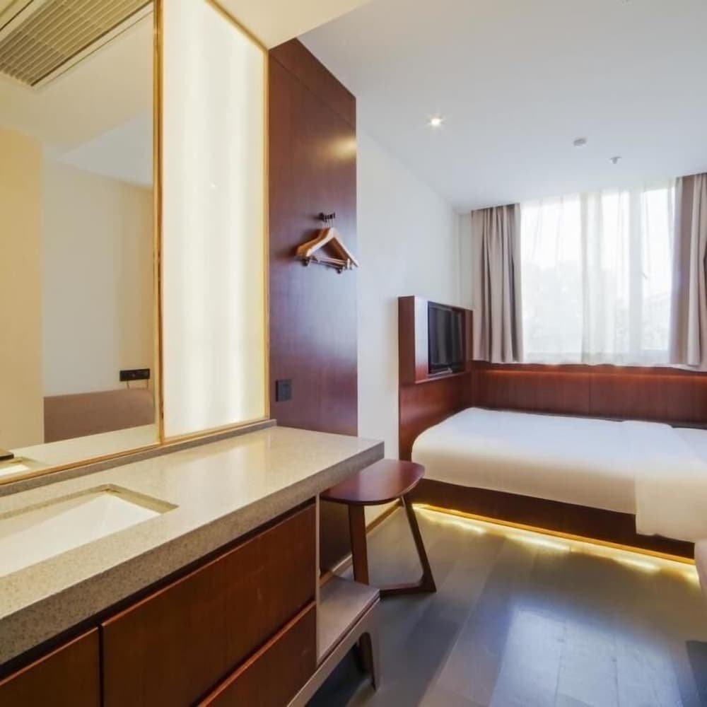 xinyuan hotel better