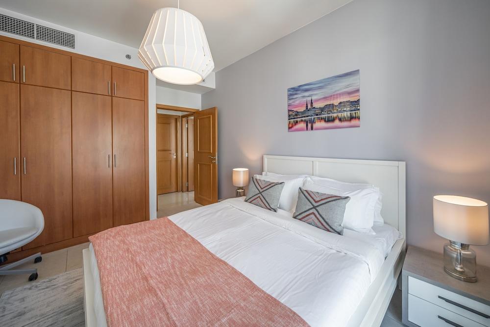 Luton Vacation Homes Marina Residence