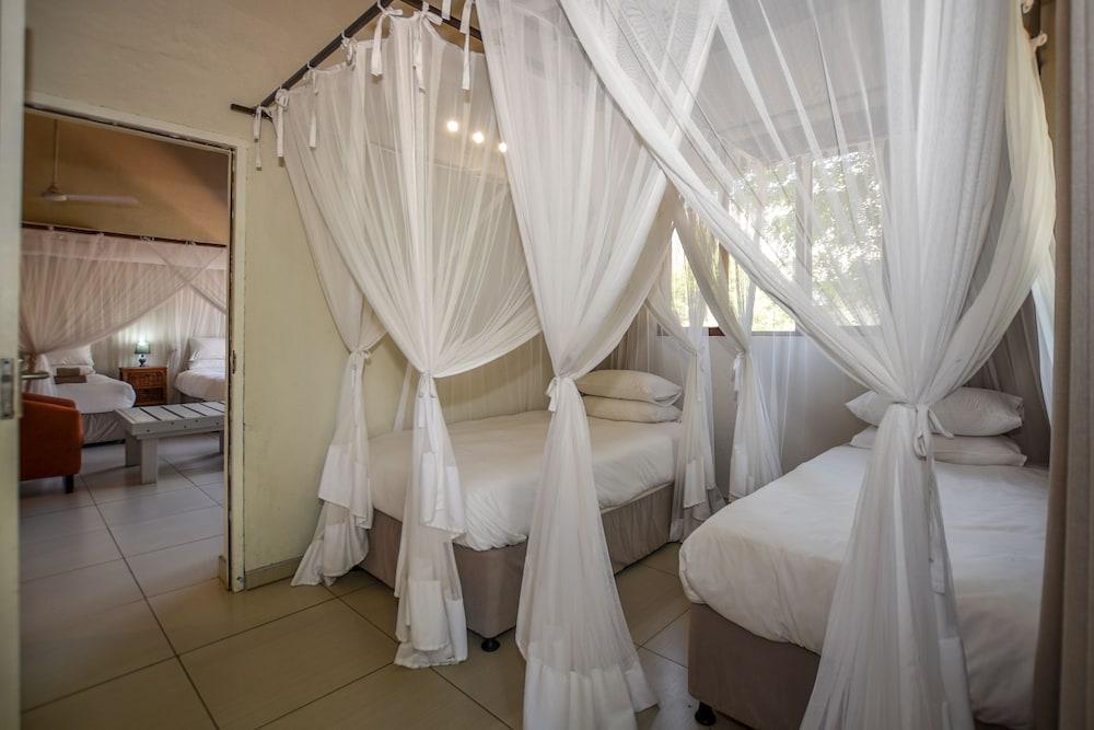 Leopard's Lair Bush Lodge