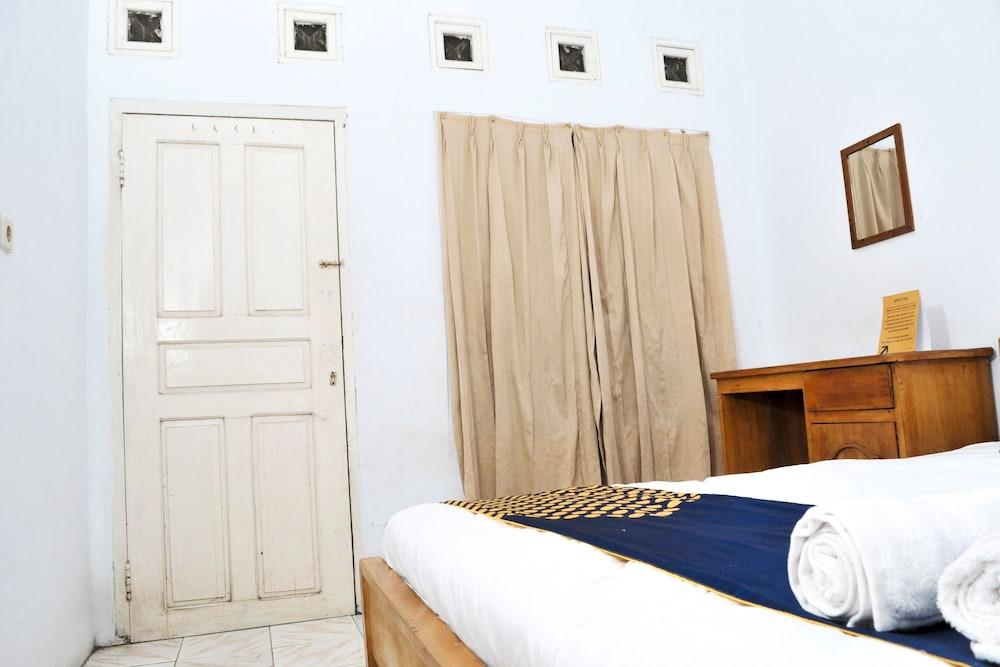 SPOT ON 2501 Rendy Putra Malingping