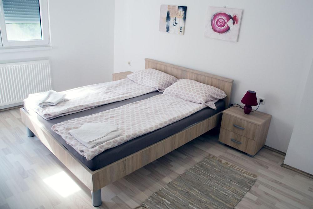 Apartments Velickovic