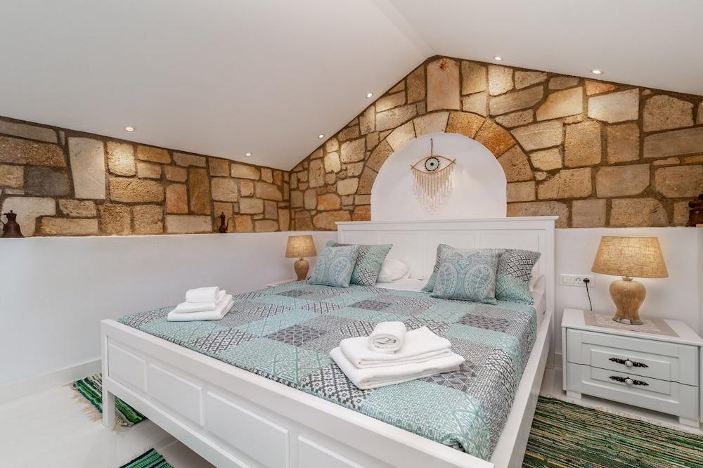 Koskinou Traditional House