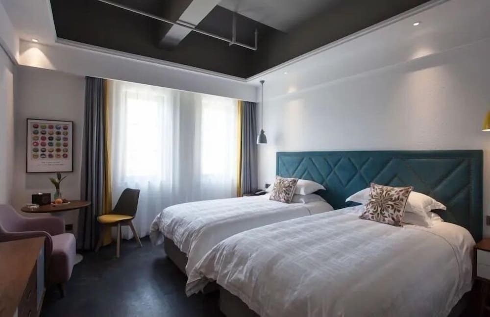 Jinling Landscape Beer Hot Spring Hotel