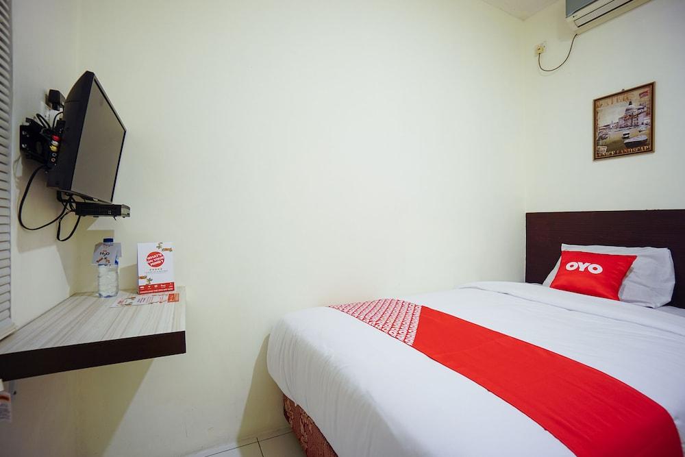 Super OYO 1838 COZY Home