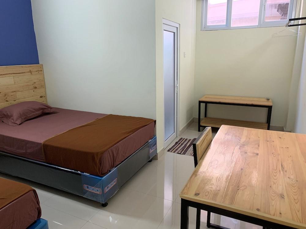 OYO 2203 Wira Residence