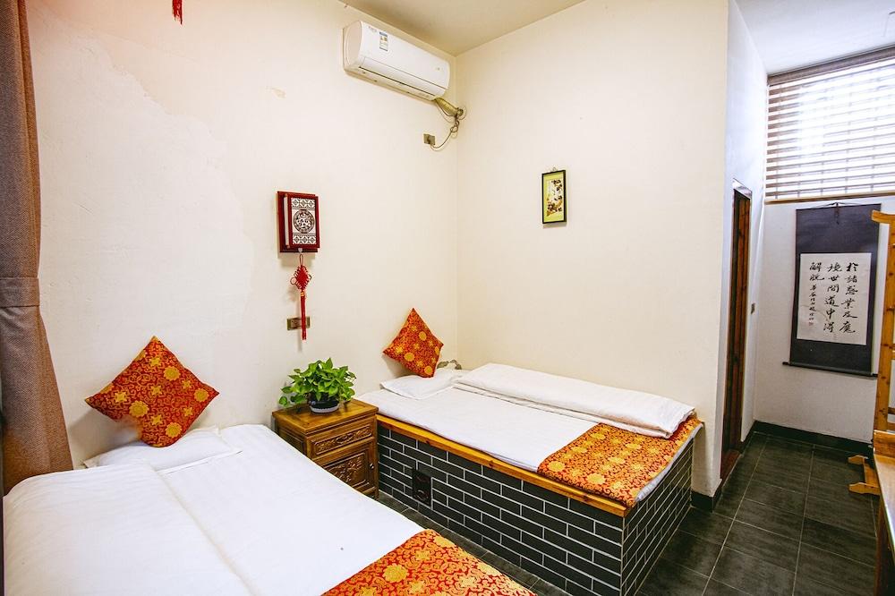 Pingyao Anyin Courtyard