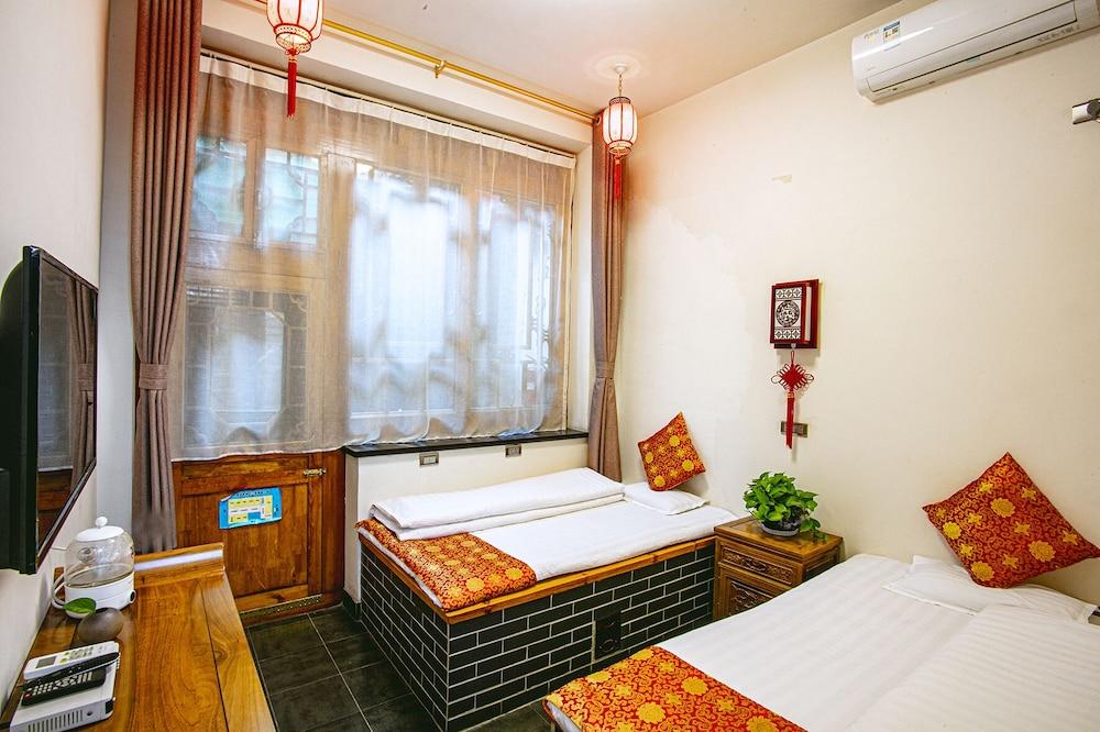 Pingyao Anyin Courtyard