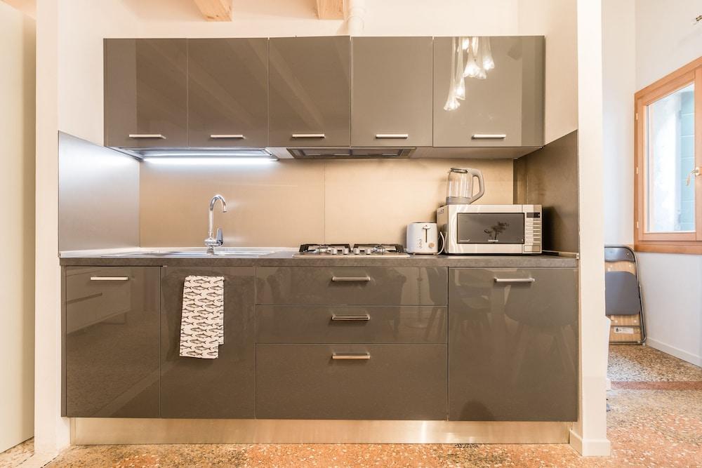 Black Venetian New Style Ca' D'Oro