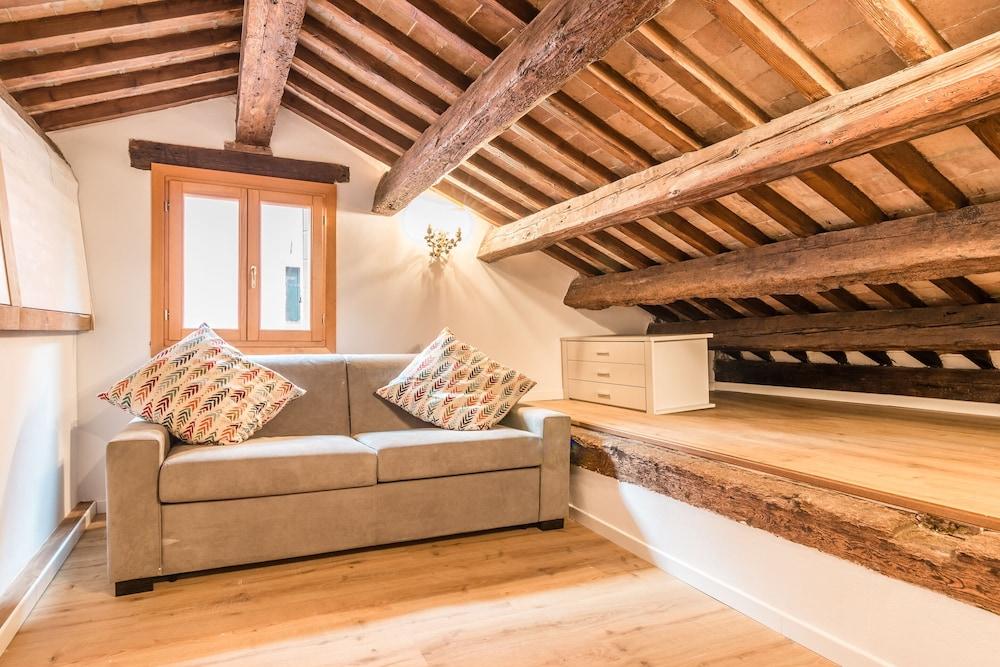 Black Venetian New Style Ca' D'Oro