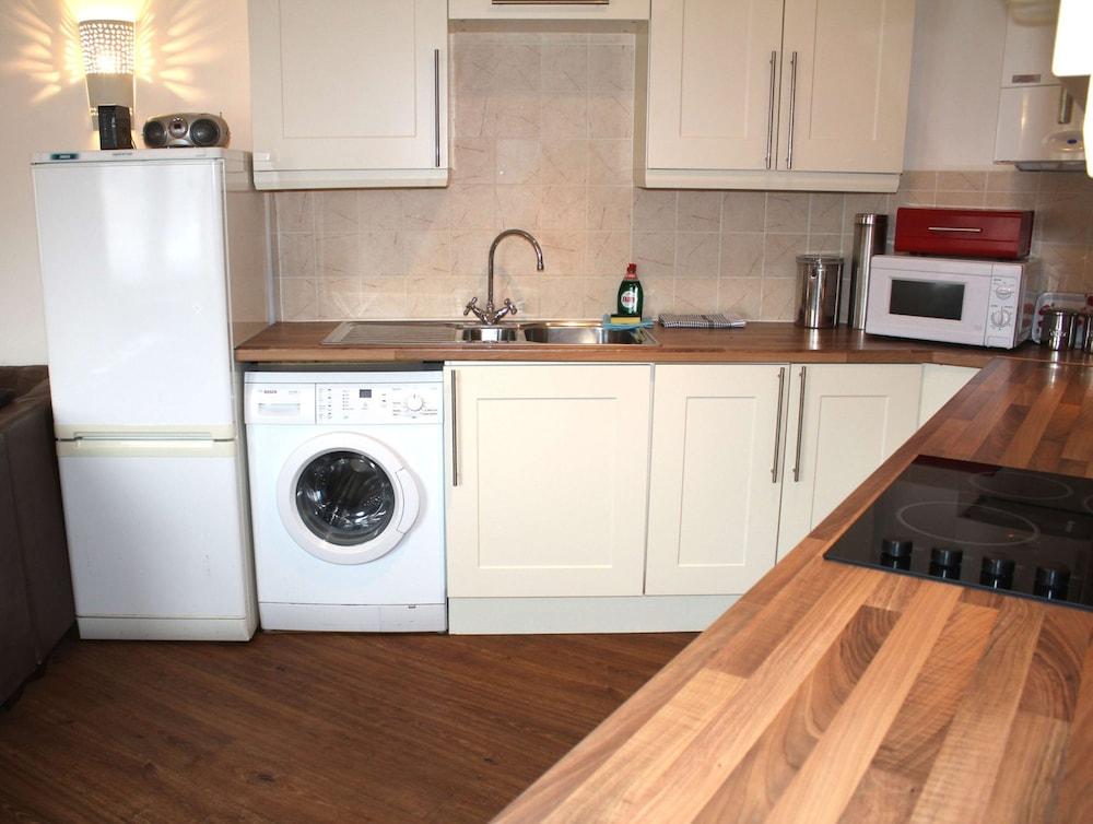 Cotswolds Valley Accommodation-Excl Prop