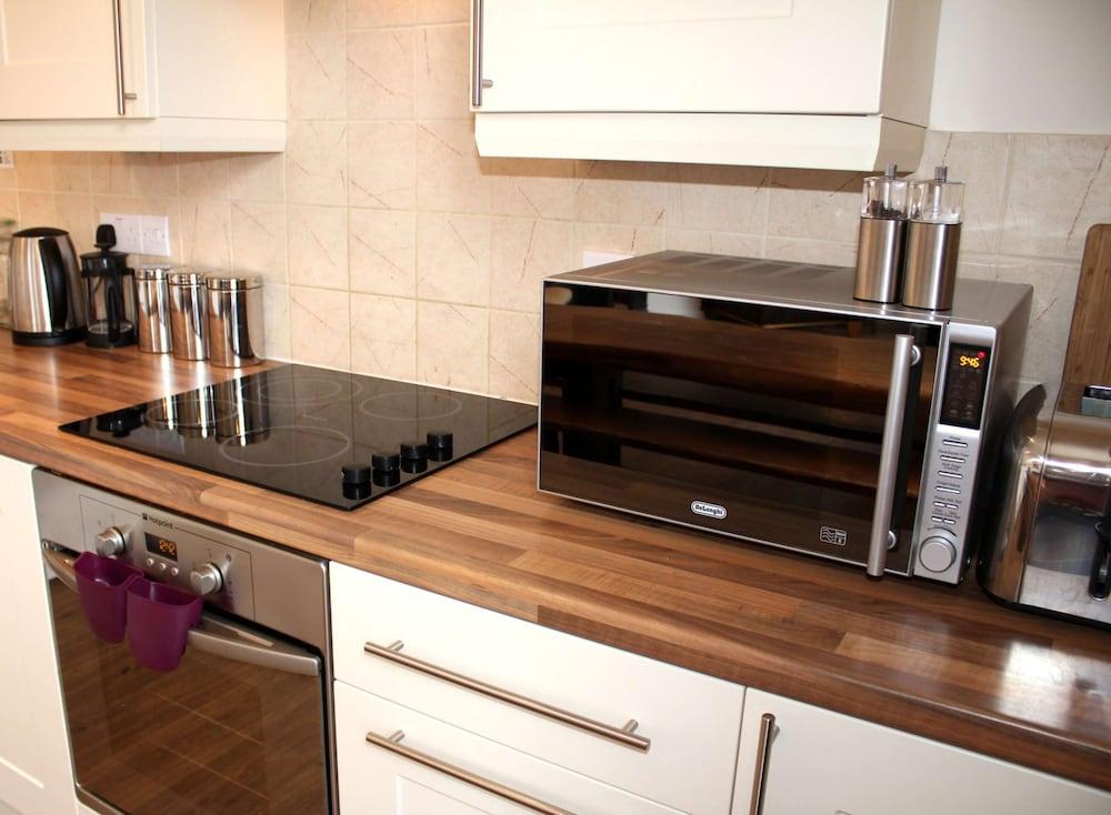 Cotswolds Valley Accommodation-Excl Prop