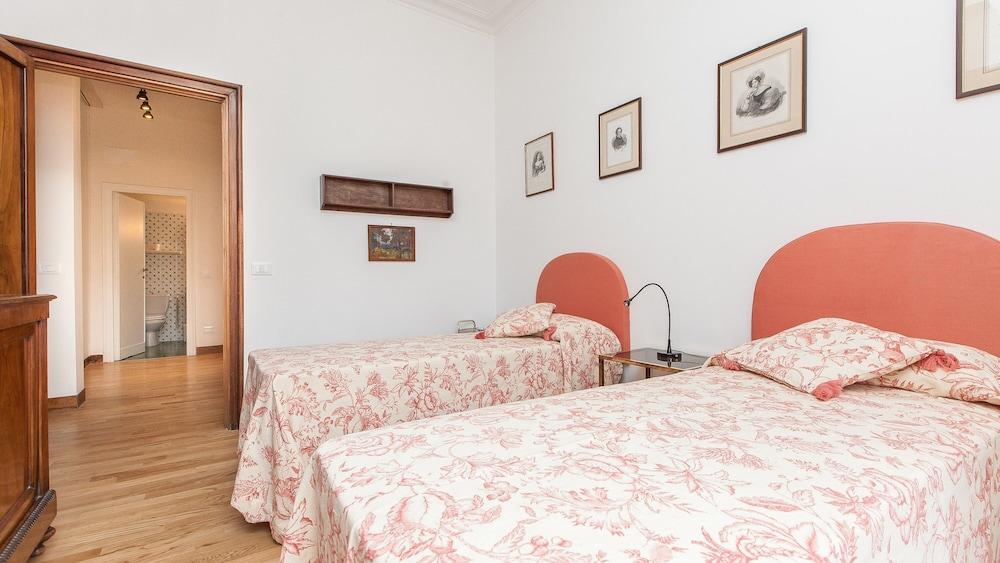 Rental in Rome Ancient Rome View